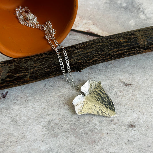 Ivy leaf pendant