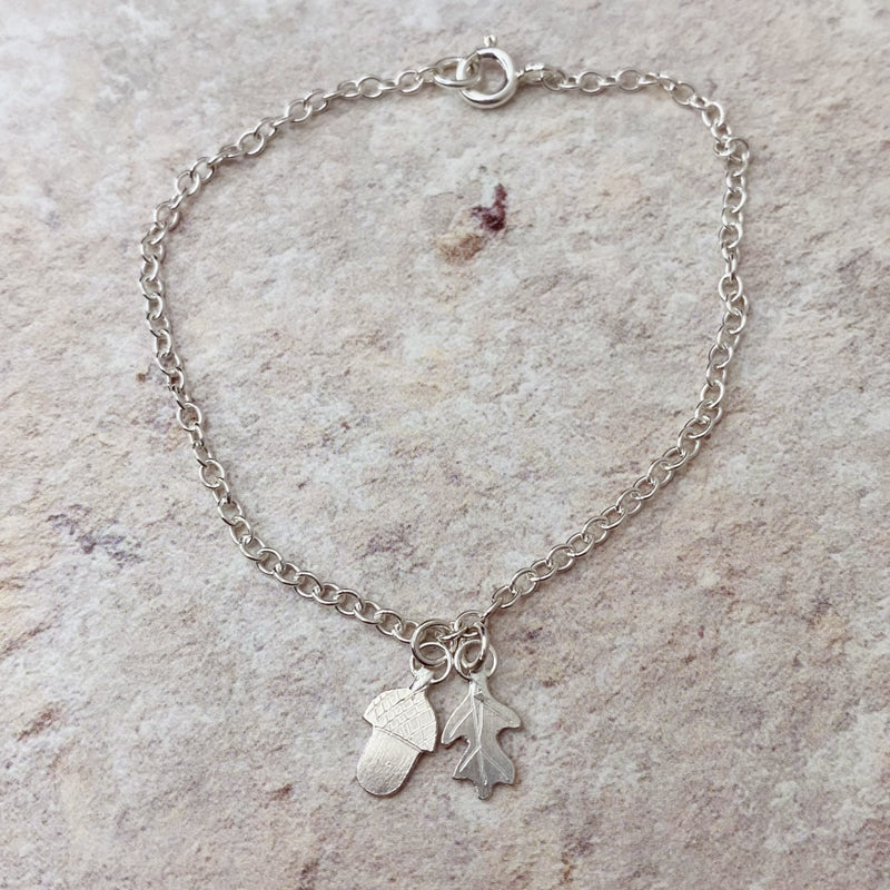 Sterling silver handmade acorn and oak leaf bracelet by Zoe Ruth Designs