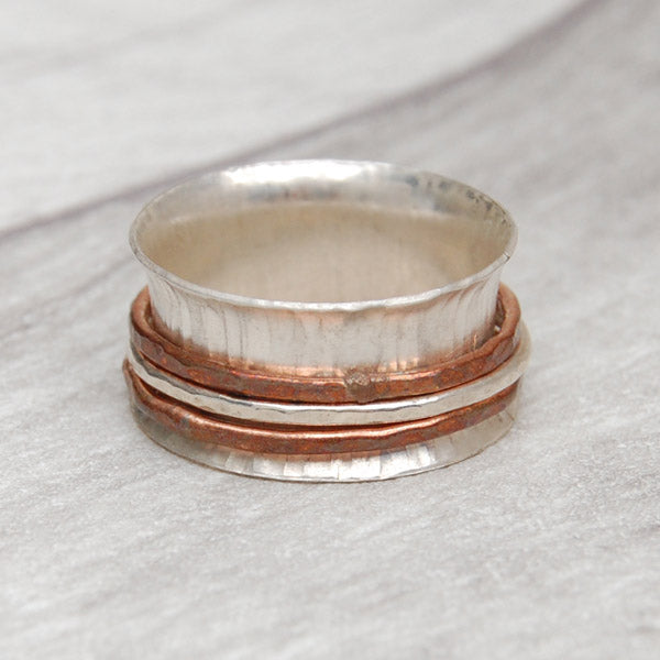 Spinner ring with skinny stackers CSC